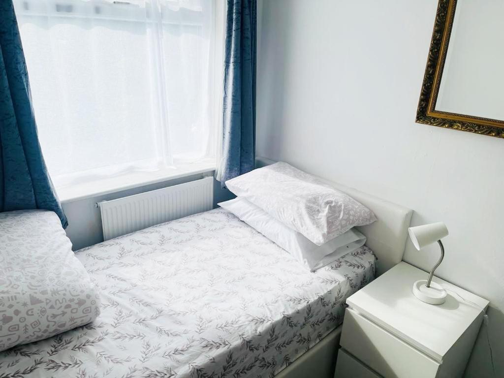 Blessings Of Peace Home Away From Home Кардифф Экстерьер фото