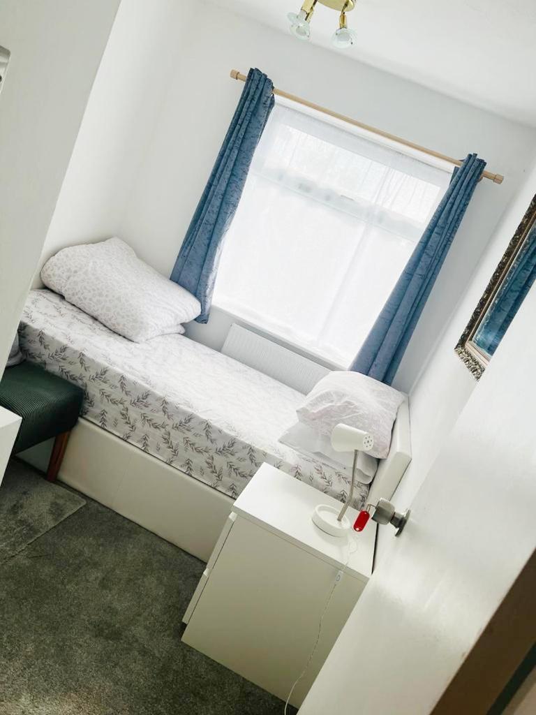 Blessings Of Peace Home Away From Home Кардифф Экстерьер фото